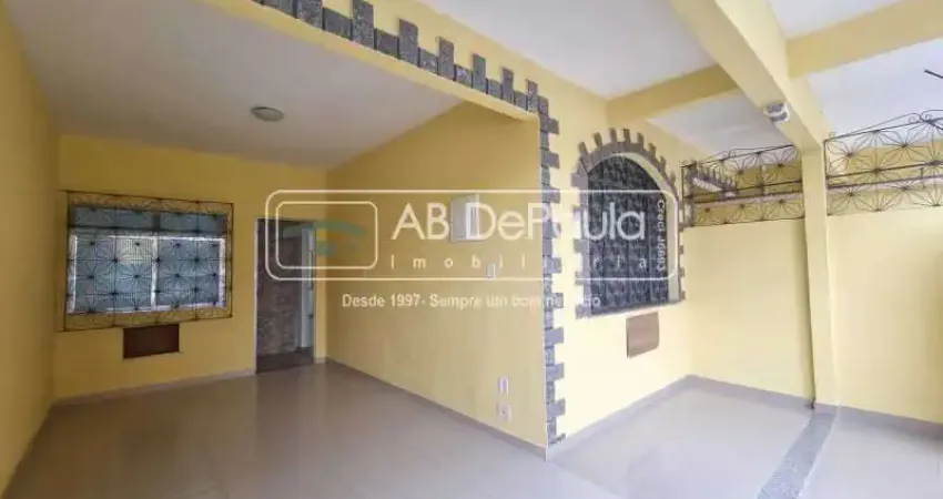 Casa com 2 quartos à venda na Avenida Marechal Fontenele, Jardim Sulacap, Rio de Janeiro