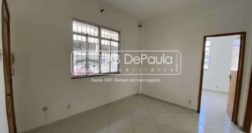 Apartamento com 2 quartos para alugar na Rua das Dálias, Vila Valqueire, Rio de Janeiro