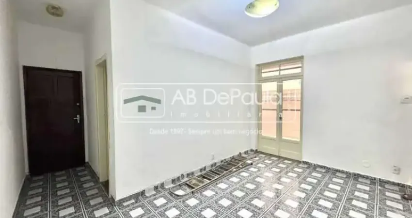 Apartamento com 2 quartos para alugar na Rua Mário Barbedo, Vila Valqueire, Rio de Janeiro