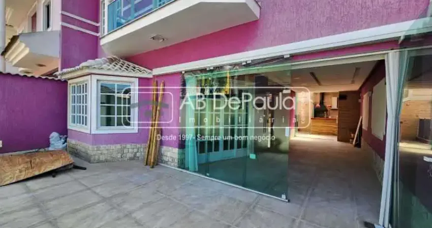 Jardim sulacap - ampla casa com salão, 03 dormitórios com armários planejados, sendo 01 suíte