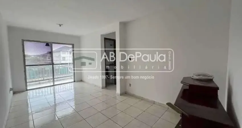 Apartamento com 2 quartos para alugar na Rua Fernandes Sampaio, Jardim Sulacap, Rio de Janeiro