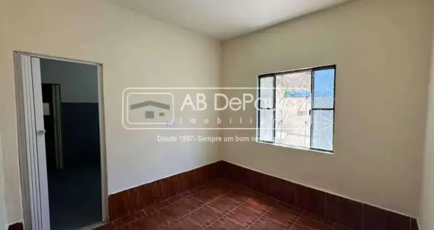 Kitnet / Stúdio para alugar na Rua Brigadeiro Dias Costa, Realengo, Rio de Janeiro