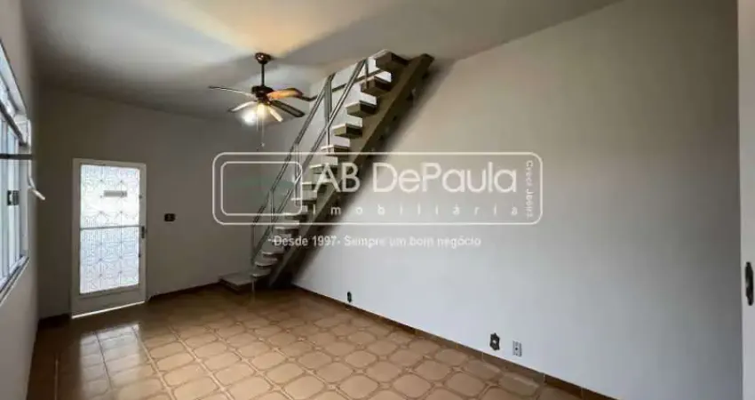Casa com 3 quartos para alugar na Rua Augusto Malta, Jardim Sulacap, Rio de Janeiro