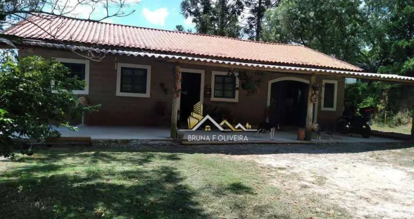 Sítio com 3 dormitórios à venda, 30000 m² por R$ 1.100.000,00 - Boa Vista - Igaratá/SP