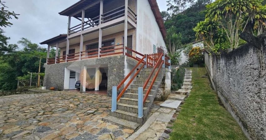Sobrado com 4 Dormitórios, Jardim Casa Branca  Caraguatatuba SP