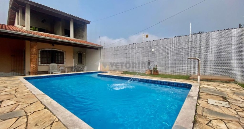 Sobrado com 3 Dormitórios e Piscina, Pontal de Santa Marina  Caraguatatuba SP