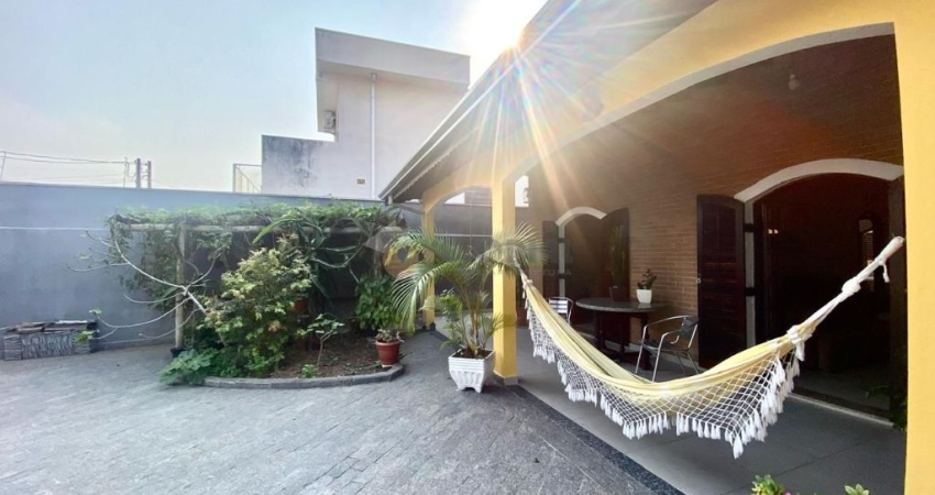 Casa com 3 Dormitórios, Pontal de Santa Marina  Caraguatatuba SP