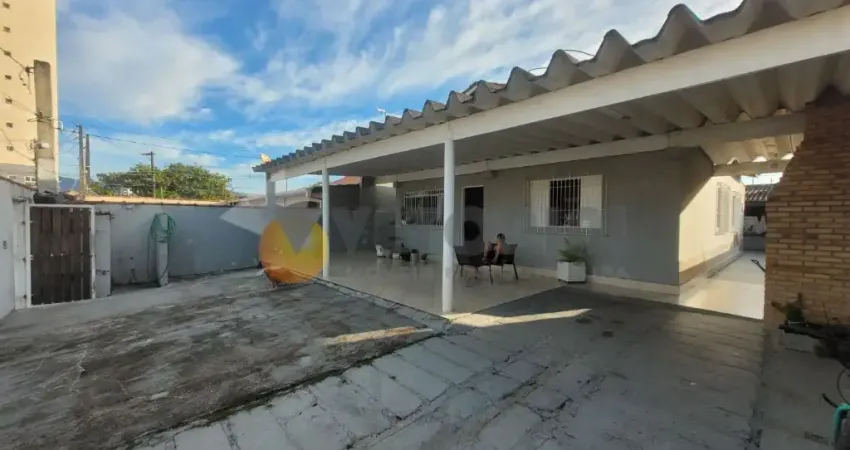 Casa com 3 Dormitórios, Jardim Britânia   Caraguatatuba SP