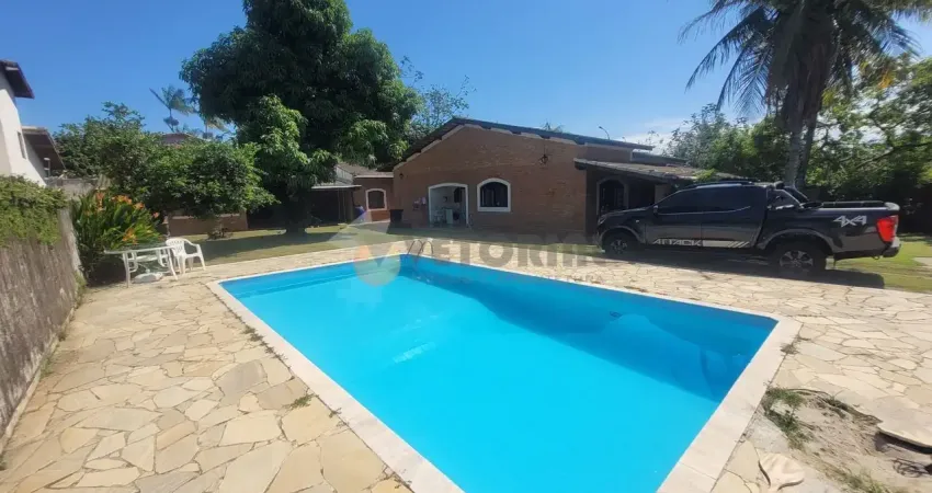 Casa com 4 quartos à venda na Avenida Antônio do Rego, 300, Jardim Britânia, Caraguatatuba