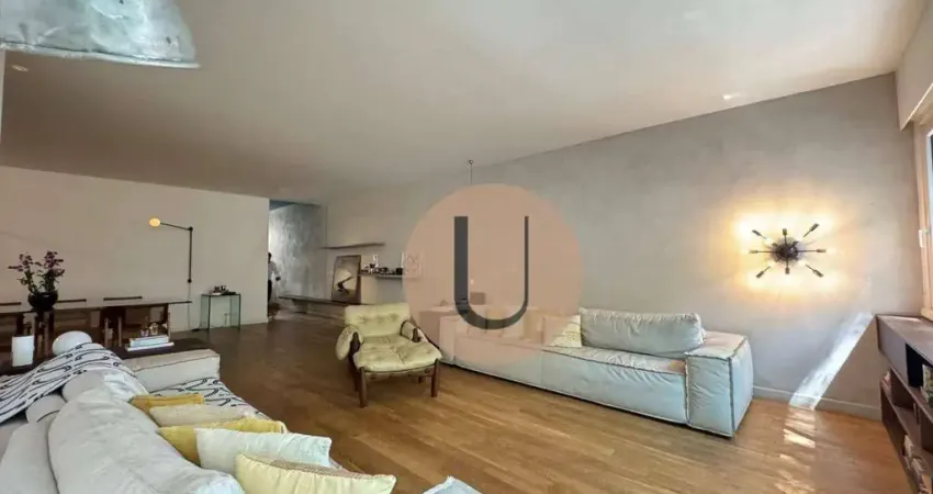 Jardim América: Apartamento de Alto Padrão - 230m², Reforma Isay Weinfeld, Pé-Direito Alto e Design Exclusivo!