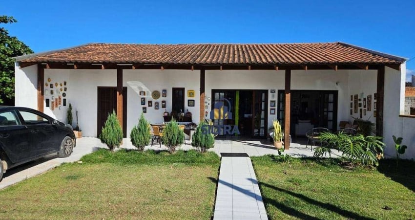 Casa com 3 dormitórios à venda, 190 m² por R$ 720.000,00 - Itapema do Sai II - Itapoá/SC