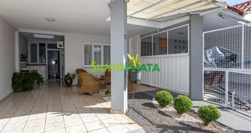 Casa com 6 quartos à venda na Rua dos Jasmins, 525, Jardim Monte Carlo, Maringá