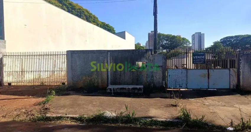 Terreno residencial à venda na zona 08 - ótima localização com mais de 600m² de área total