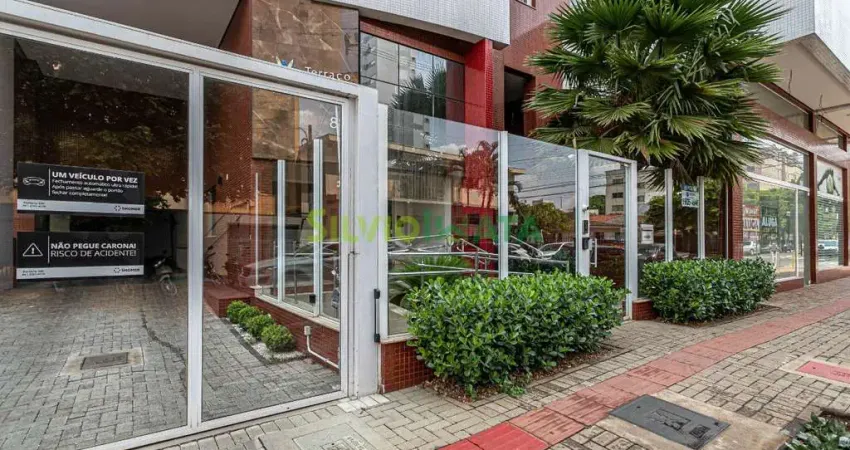 Belíssimo apartamento à venda no condomínio Edifício Terraço Ingá, localizado na Rua Marcílio Dias em Maringá!