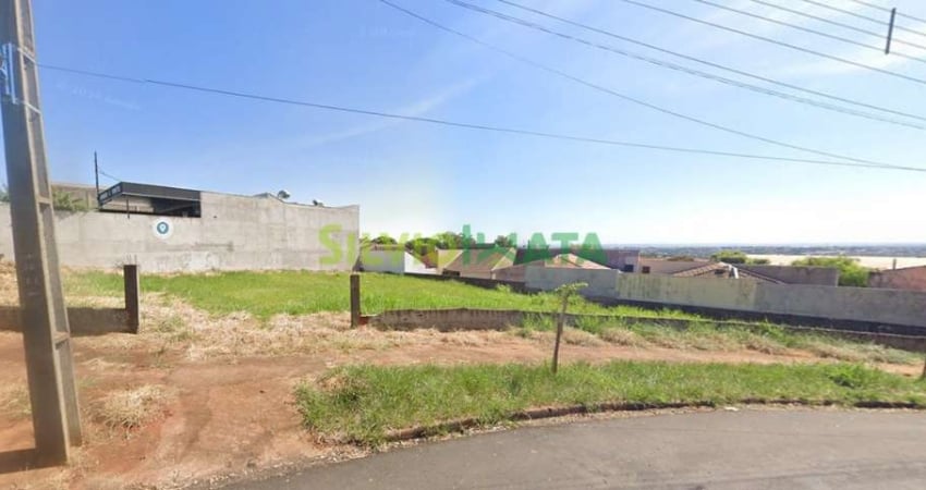 GRANDE OPORTUNIDADE  TERRENO DE ESQUINA COM ALTO POTENCIAL COMERCIAL EM LOCAL NOBRE!