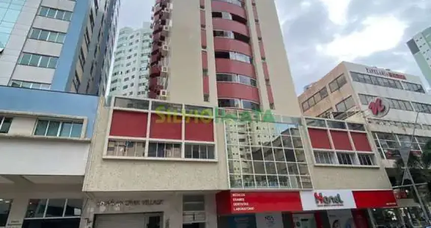 EXCELENTE APARTAMENTO DE ALTO PADRÃO DUPLEX, DE 03 SUÍTES, PARA MORAR NA ZONA 07, EDIFÍCIO GRAN VILLAGE.