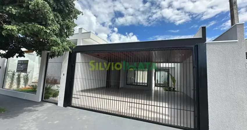 Casa térrea com acabamento alto padrão e localização prestigiada, próxima a supermercados, panificadoras, escola e tudo que você precisa.
