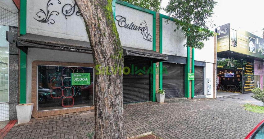 EXCELENTE SALÃO COMERCIAL DE 260 m² DE ÁREA PRIVATIVA PARA LOCAR NO CENTRO.