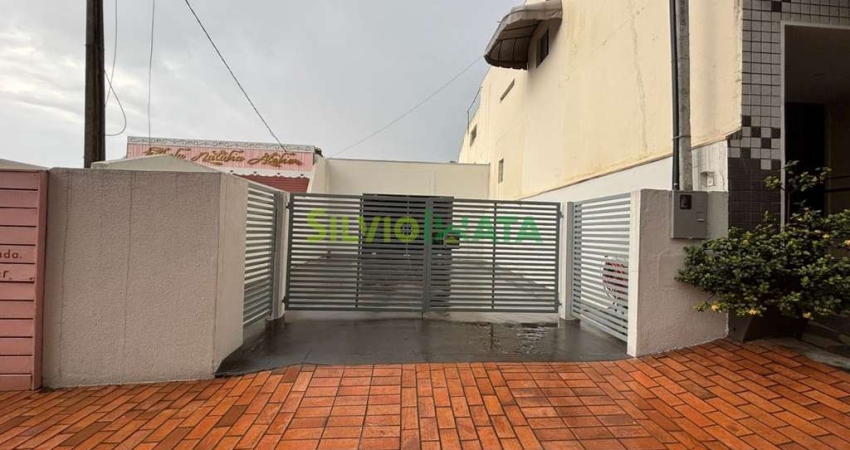 EXCELENTE SALA COMERCIAL DE 93M² PARA LOCAR NO CONJUNTO LEAL LEAO.