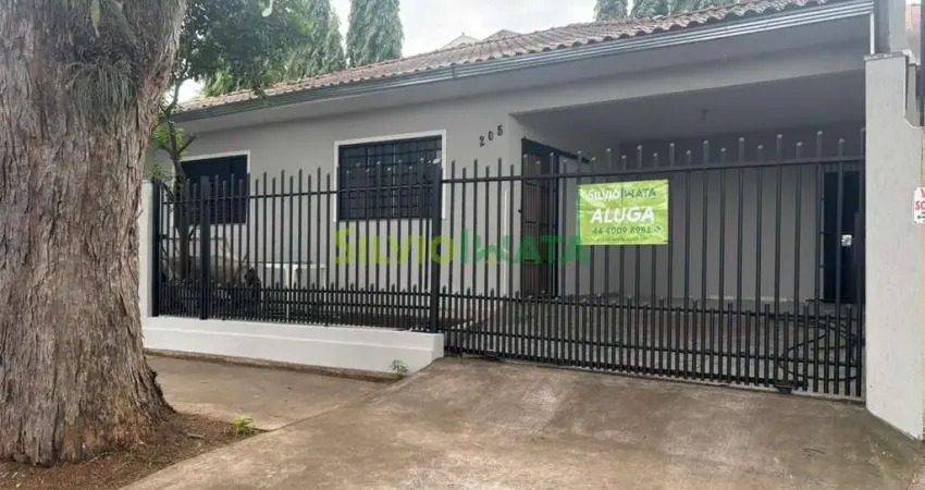 EXCELENTE CASA DE 03 QUARTOS SENDO 02 SUÍTE, SEMI MOBILIADA, PARA MORAR NA ZONA 02.