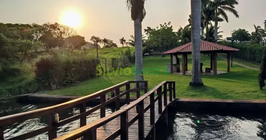 Chácara paradisíaca à venda nas marinas de paranapanema - com píer e piscina