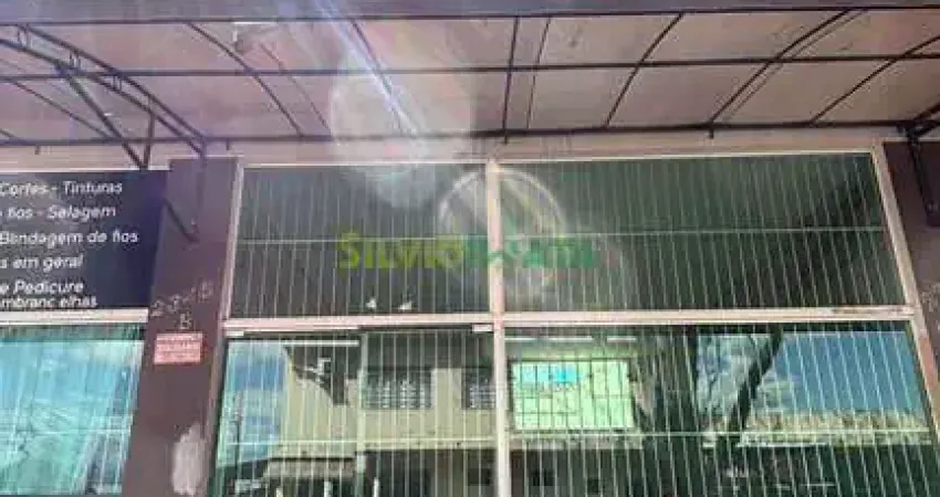 Excelente sala comercial de 42 m² para locar no conj. Res. Ney braga.