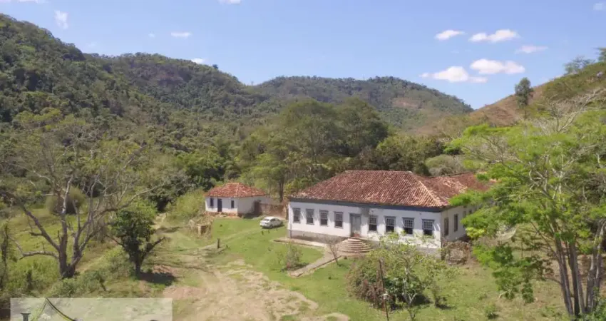 Fazenda à venda no Centro, Rio das Flores 