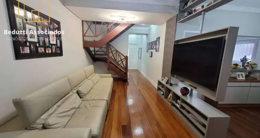 Casa 3 suítes, planejados, piscina, 3 vagas, ótimos acabamentos
