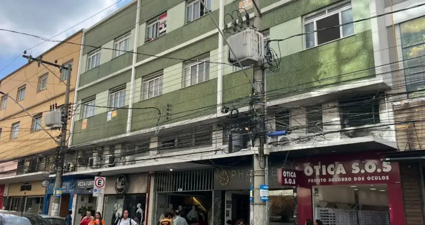 Ótimo apartamento na Galeria Borges de Mattos na Rua Santa Rita