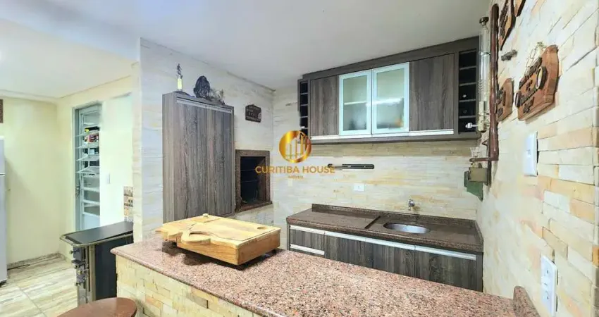 Sobrado com 3 quartos sendo uma suíte master, espaço gourmet no Xaxim Curitiba