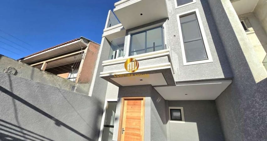Sobrado triplex com 4 quartos sendo 1 suíte e solarium no Sítio Cercado ao lado da Academia Rumo Fitness