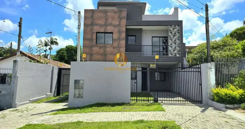 Triplex com 3 quartos, sendo 1 suíte, localizado na Rua Professora Júlia Valery Legat Neal, bairro Xaxim, Curitiba. Frente para a rua, com terraço