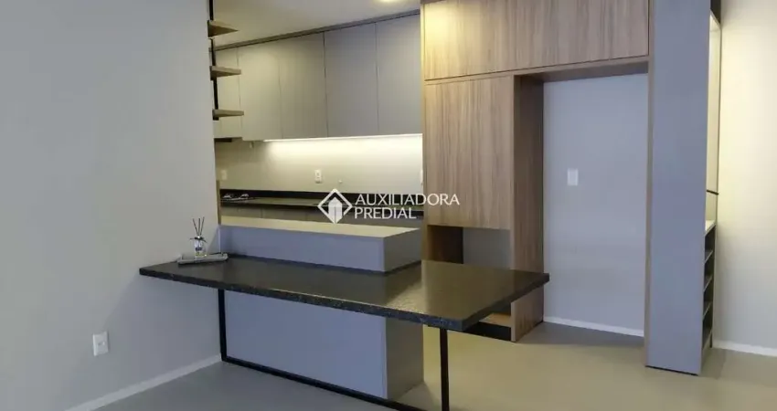 Apartamento com 3 quartos para alugar na Praça Marcílio Dias, 100, Jardim Atlântico, Florianópolis