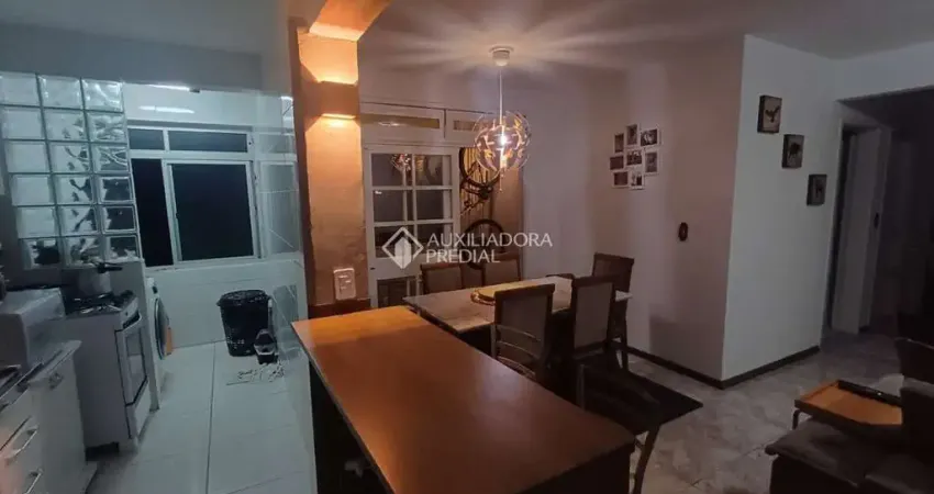 Apartamento com 3 quartos para alugar na Avenida Governador Ivo Silveira, 2155, Capoeiras, Florianópolis