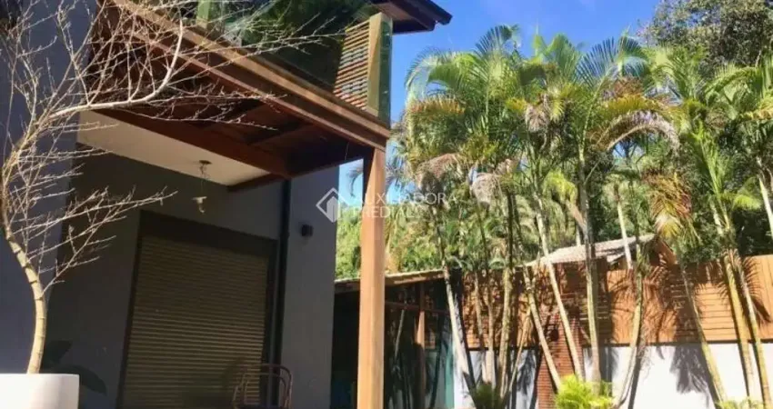 Casa com 3 quartos para alugar na Rua Laurindo Januário da Silveira, 5170, Lagoa da Conceição, Florianópolis