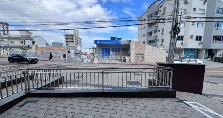 Ponto comercial para alugar na Rua João Motta Espezim, 819, Saco dos Limões, Florianópolis