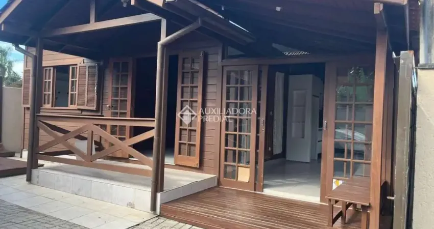 Casa com 3 quartos para alugar na Alfredo Manoel Vieira, 138, Morro das Pedras, Florianópolis