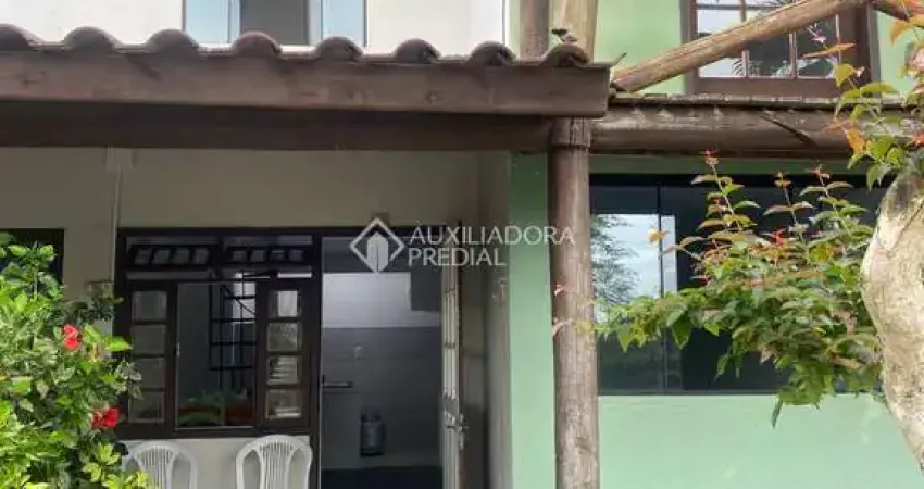 Apartamento com 2 quartos para alugar na Beco dos Surfistas, 255, Lagoa da Conceição, Florianópolis