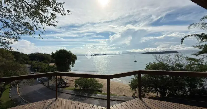 Casa em condomínio fechado com 3 quartos para alugar na Rodovia Rafael da Rocha Pires, 3440, Sambaqui, Florianópolis