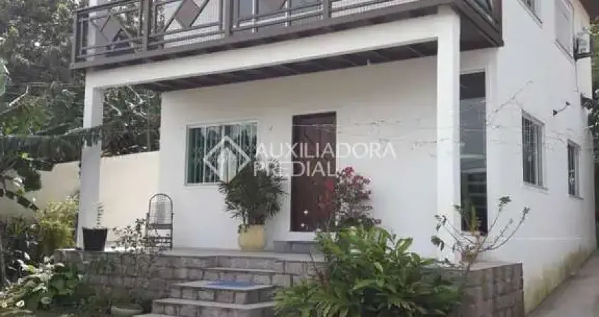 Casa com 4 quartos para alugar na Rodovia Jornalista Manoel de Menezes, 2380, Barra da Lagoa, Florianópolis