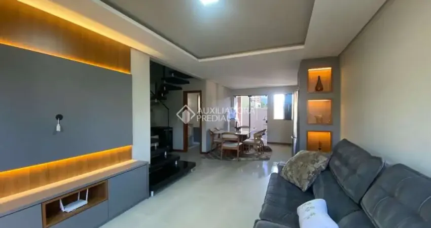 Casa com 3 quartos para alugar na Rua Laureano, 936, Campeche, Florianópolis