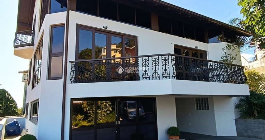 Casa comercial para alugar na Avenida do Antão, 297, Centro, Florianópolis