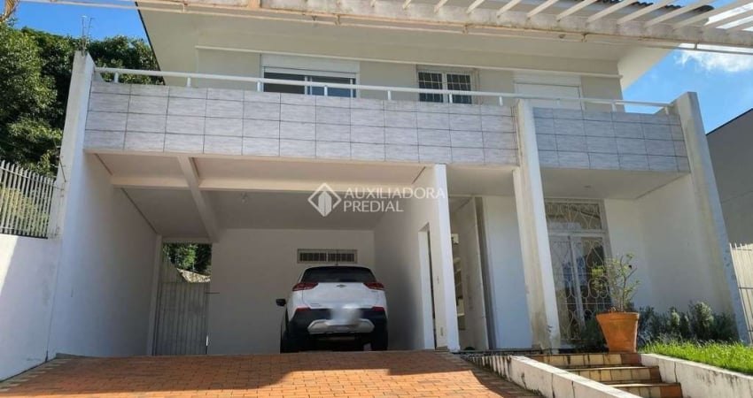 Casa com 4 quartos para alugar na Rua Acelon Eduardo da Silva, 176, Córrego Grande, Florianópolis