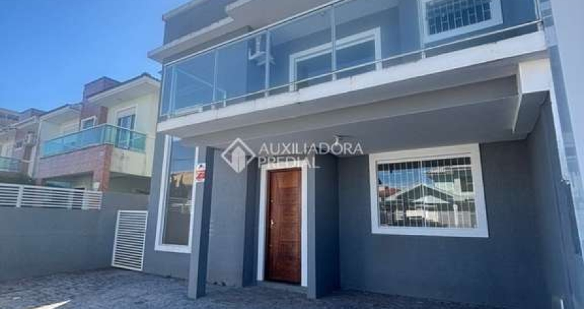 Casa com 3 quartos para alugar na Rua Joaquim José Antunes, 957, Campeche, Florianópolis