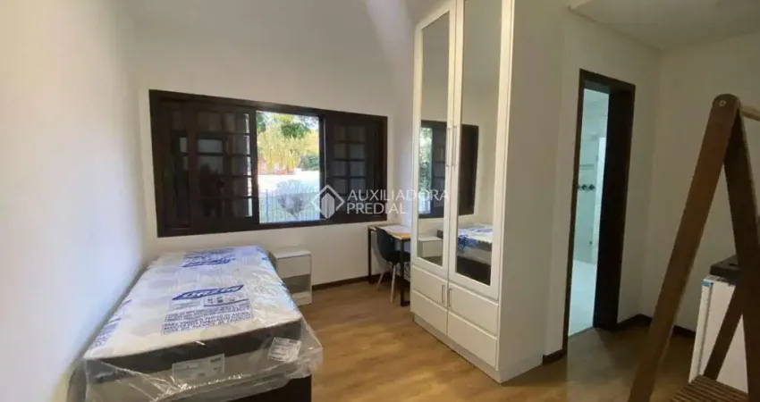 Apartamento com 1 quarto para alugar na Avenida Júlio D'acia Barreto, 428, Carvoeira, Florianópolis
