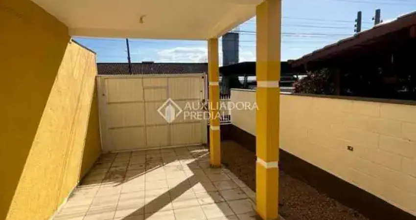 Casa com 2 quartos para alugar na Valter de Oliveira, 80, Campeche, Florianópolis