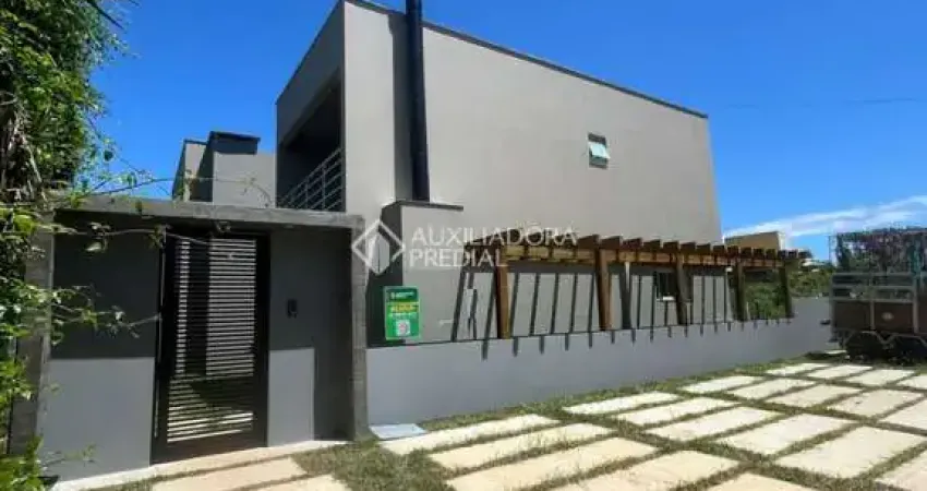 Apartamento com 2 quartos para alugar na Das Bromélias, 356, Praia da Ferrugem, Garopaba