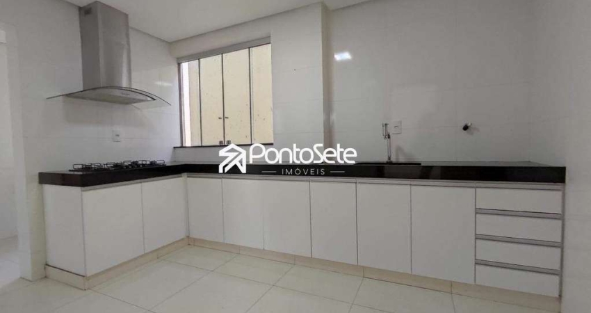 Apartamento com 3 quartos para alugar no Santo Antônio, Divinópolis 