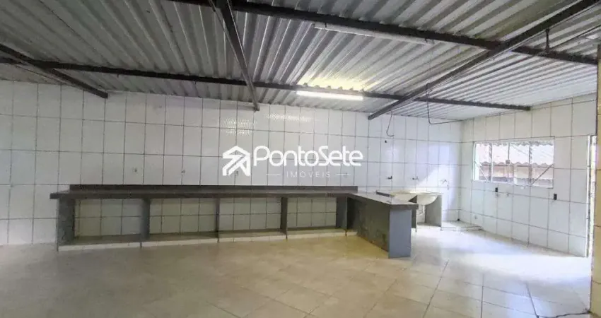 Casa com 2 quartos para alugar no Ferrador, Divinópolis