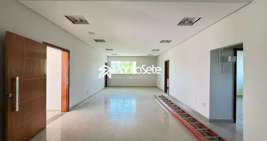 Casa com 3 quartos para alugar no São José, Divinópolis